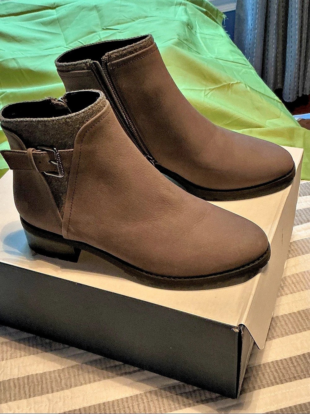 Ankle Boots in Color Stone (gray) Oiled Nubuck US 6 NWT